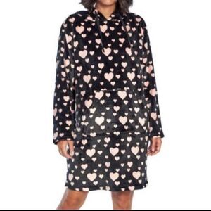 Wildfox long oversized heart pullover